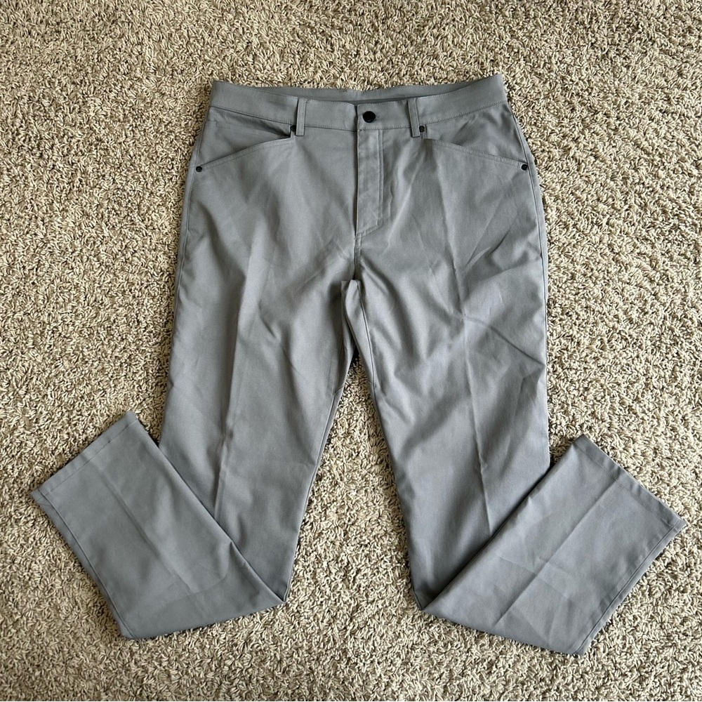 Myles Men's Tour Pants 34x32 Light Gray 5 Pocket Performance Stretch Golf Chino
